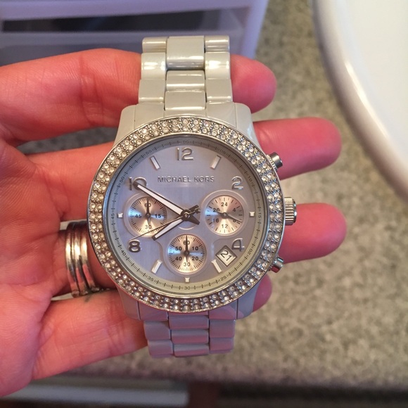 Watch - Picture 2 of 3